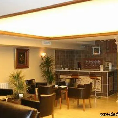 Bc Burhan Cacan & & Cafe 3* Стамбул