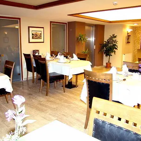 Bc Burhan Cacan & & Cafe Стамбул