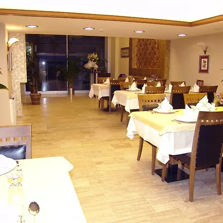Bc Burhan Cacan & & Cafe מלון איסטמבול