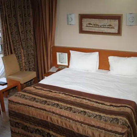 Hotel Bc Burhan Cacan & & Cafe 3*