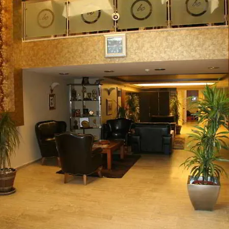 Bc Burhan Cacan & & Cafe מלון 3*