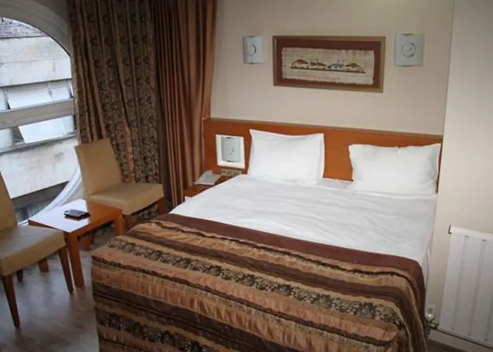 Hotel Bc Burhan Cacan & & Cafe 3*