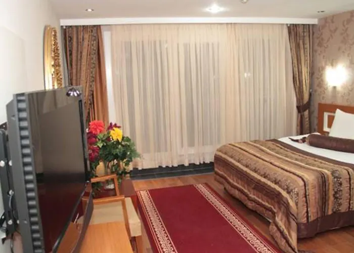 Bc Burhan Cacan & & Cafe 3*