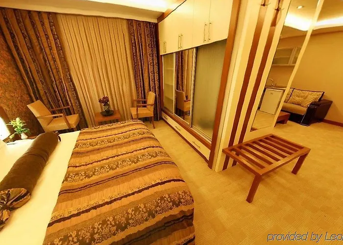 Hotel Bc Burhan Cacan & & Cafe 3*